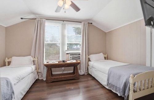 Downtown House | Group-Ready 6BR Gem in Central Lafayette