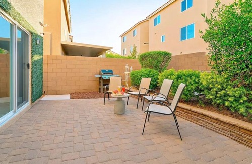 Enterprise House | Guest House Near the Strip and Airport