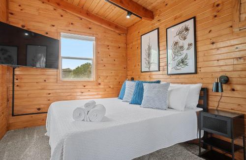 Rapid City House | Guest Suite-Hot Tub-Close to Town