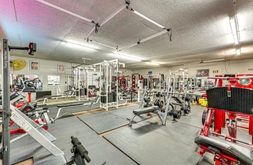 Summerfield House | Gym Access On-Site: Cabin w/Deck in Red Oak!