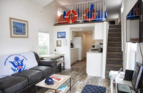 Fort Bragg House | H - Cochito