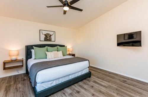 Canada Ridge House | Habanero Hideaway