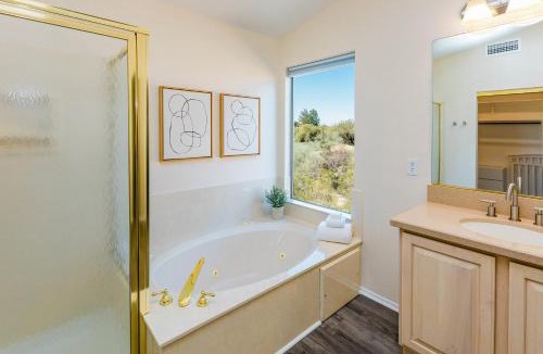 Canada Ridge House | Habanero Hideaway