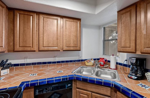 Tucson Condo | Hacienda in The Desert! Southwest Charm in this easy access 2 bedroom