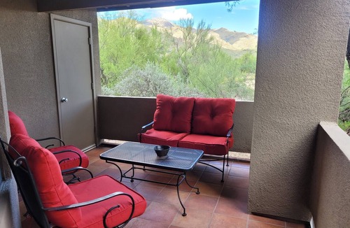 Tucson Condo | Hacienda in the desert. Tucson flair enhances the charm of this Greens condo