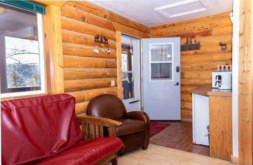 Pinedale Resort | Half Moon Lake Lodge