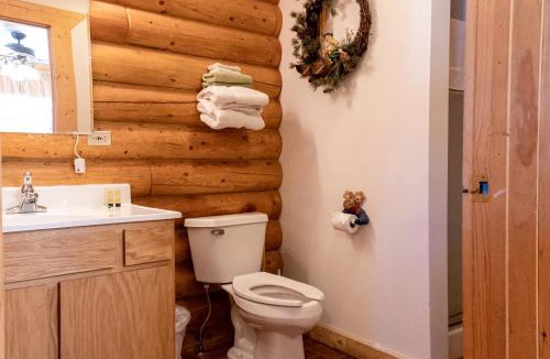 Pinedale Resort | Half Moon Lake Lodge