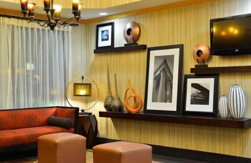 Mongo Hotel | Hampton Inn Sturgis