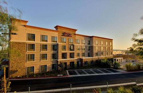 Moreno Valley Hotel | Hampton Inn & Suites Moreno Valley
