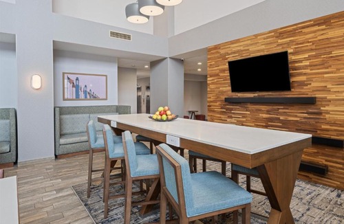 La Vista Hotel | Hampton Inn & Suites Omaha Southwest-La Vista