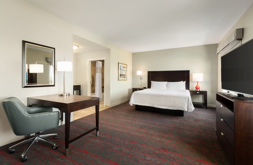 Glendale Sports and Entertainment District Hotel | Hampton Inn & Suites Phoenix Glendale-Westgate
