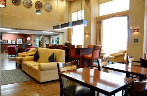 Red Bluff Hotel | Hampton Inn & Suites Red Bluff