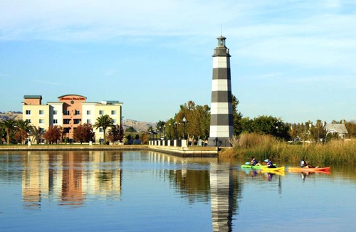 Fairfield Hotel | Hampton Inn & Suites Suisun City Waterfront
