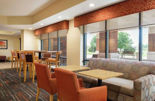 West Des Moines Hotel | Hampton Inn West Des Moines Lake Drive