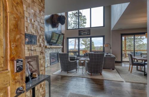 Deadwood House | Happy Hour Hideaway