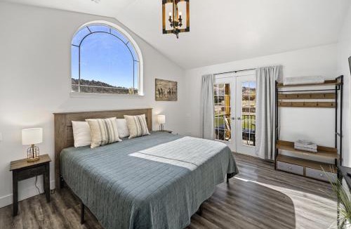 Tropic Bed & Breakfast | Happy Trails West