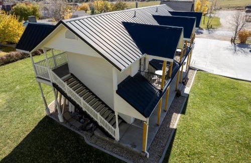Tropic Bed & Breakfast | Happy Trails West
