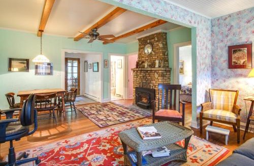 Harbert House | Harbert Cottage w/Fire Pit: Half Mile to Beach!
