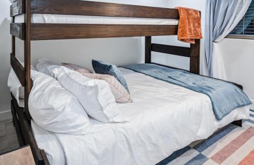 Lake Havasu City House | Havasu Fun Stay Pool Spa PoolTable KingBed