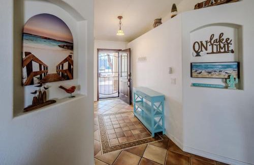 Lake Havasu City House | Havasu Sunset Hideaway-Swim Up Pool Bar & Firepit