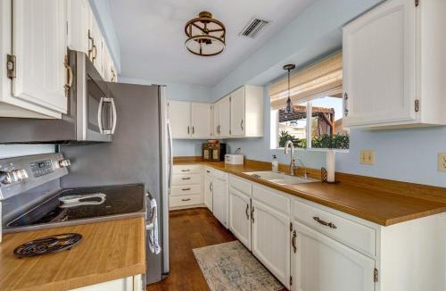 Lake Havasu City Villa | Havasu Winston - Spa, Garage Access, Central
