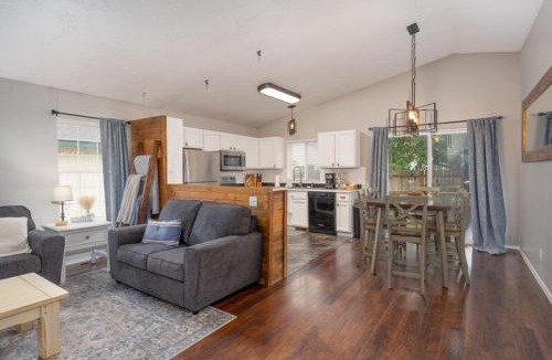 Coeur d'Alene House | Hayden Downtown, Near Triple Play, Comfort, Convenient