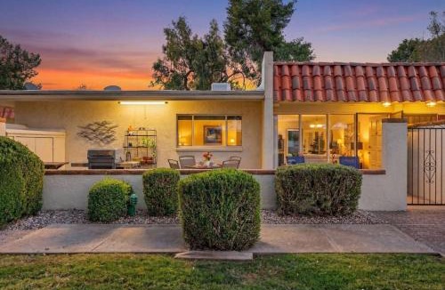 Golden Hills Apartment | Healing Haven Near Banner Heart Hospital