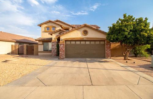 Casa Grande Villa | Heated Pool Comfy King Queen BBQ