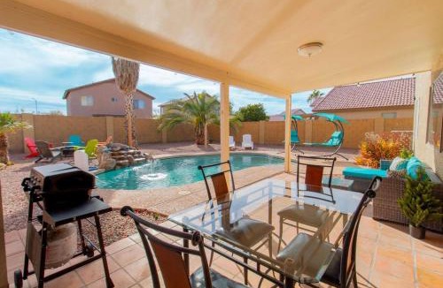 Casa Grande House | Heated Pool King Bed Firepit Work Station