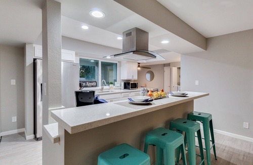 Raskin Estates House | Heated Pool Paradise. Putting Green! Perfecto
