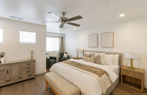 Washington House | Heated Pool & Pickleball - Spacious & Immaculate Home