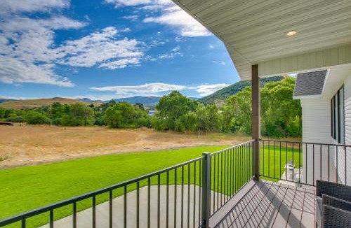 Preston House | Heated Saltwater Pool: Home on Scenic Cub River!