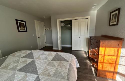Helena House | Helena 296 Willowbrook Dr