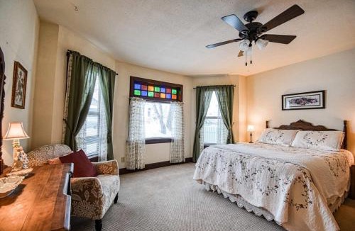 Leadville House | Hen House A Cozy Victorian Escape
