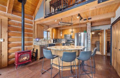 Red Lodge House | Henry's Hideaway Cabin