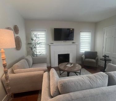 Aksarben - Elmwood Park Apartment | Hickory Haven - Heart of Omaha