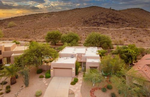 Arrowhead Ranch House | Hidden Oasis