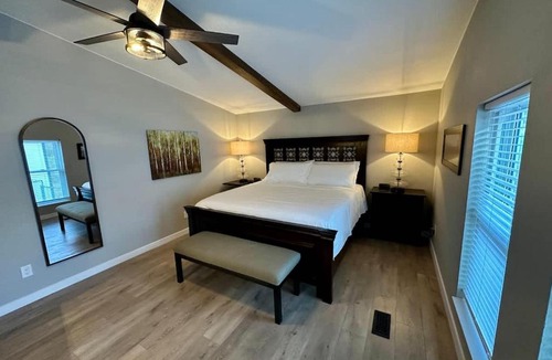 Sedalia House | Hier Hideaway - Hot Tub - Fire Pit - King Beds