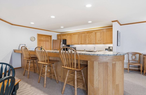 Vail Condo | High-Floor 2BR Fireplace Stunning Vail Mountain Views