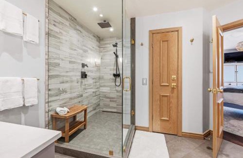 Highlands Townhomes Apartment | Highlands Slopeside 503 by East West Hospitality