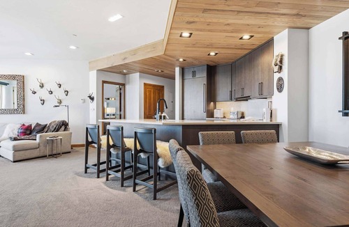 Highlands Townhomes Condo | Highlands Westview 208