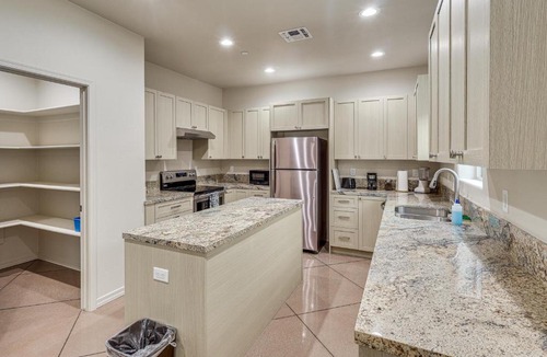 Lake Havasu City Apartment | Hike & Explore: Apt 3 Mi to Lake Havasu & Dtwn!