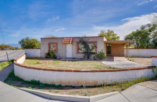 Drexel Heights House | Hike, Golf & Dine: Tucson Retreat w/Mtn Views!