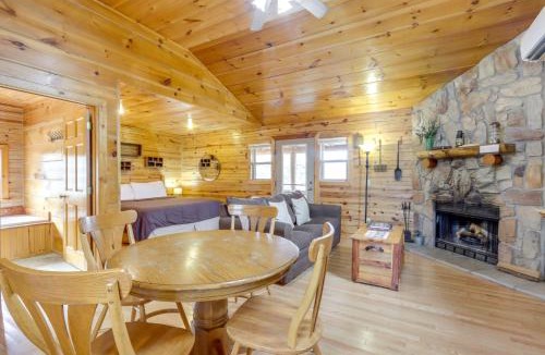 Eureka Springs House | Hike, Play On-Site: Eureka Springs Cabin Near Dtwn