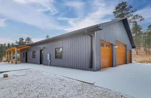 Piedmont House | Hike & Unwind, Stylish Wooded Retreat in Piedmont!