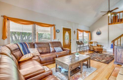 Colorado Springs House | Hiking Days, Fireside Nights! Colorado Springs Gem