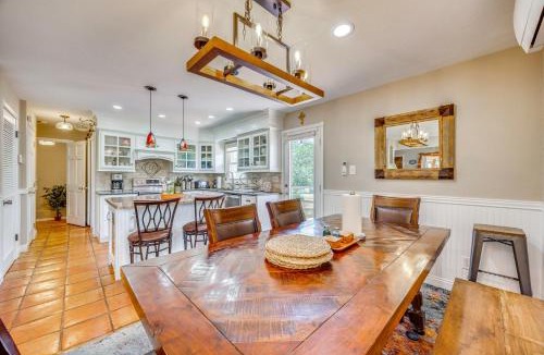 Colorado Springs House | Hiking Days, Fireside Nights! Colorado Springs Gem