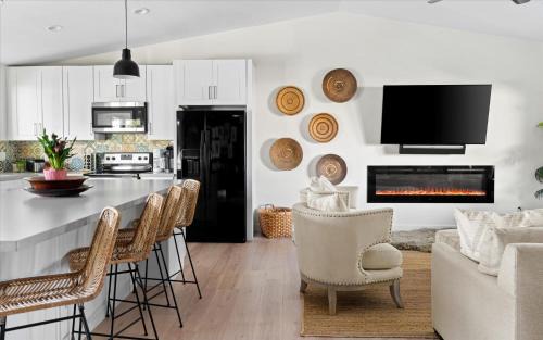 Paradise Valley Village House | Hilde Homes Relaxing Villa Heated Pool & Hot Tub