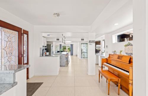 Casas Adobes House | Hill Top - Scenic Villa W Panoramic Views & Pool