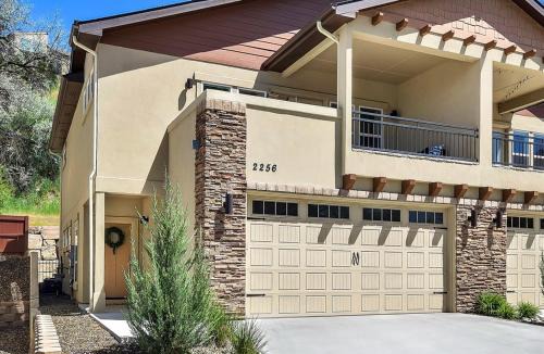 North End House | Hillside Harmony Luxury Comfort